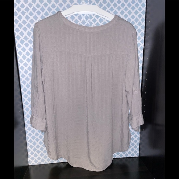 Torrid - 3/4 Sleeve - Sleeve pull-up - Size 2 - Picture 2 of 5